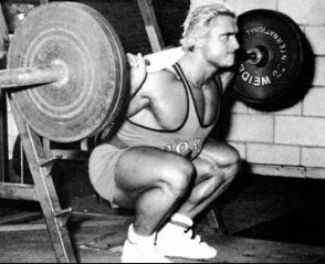 Tom Platz durante un entrenamiento, foto antigua